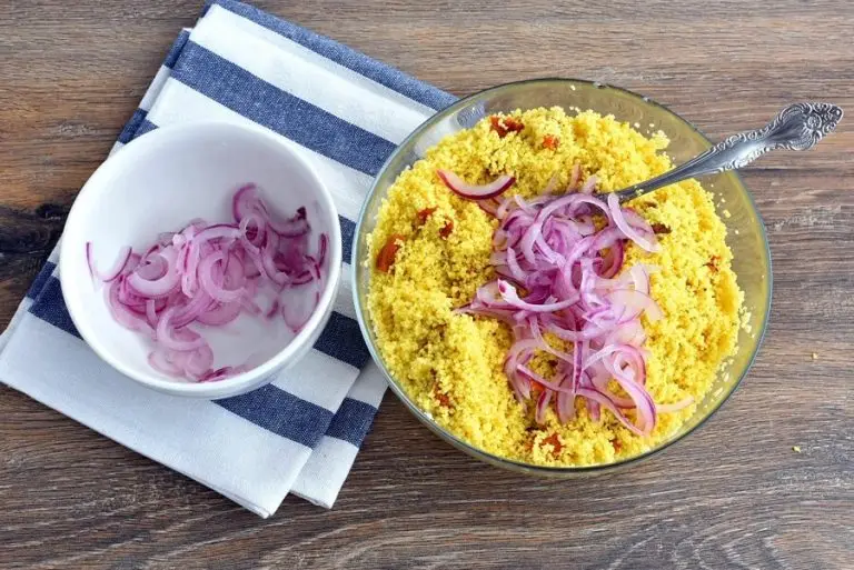 Golden Couscous with Apricots and Crispy Onions recipe - step 5