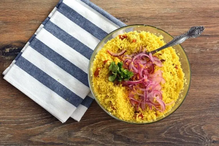 Golden Couscous with Apricots and Crispy Onions recipe - step 5