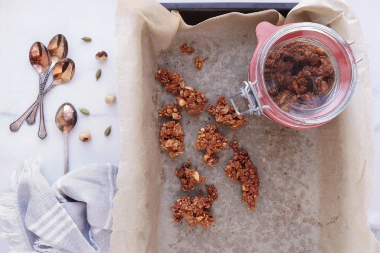 Step 6 - Granola Pots with Blackberries