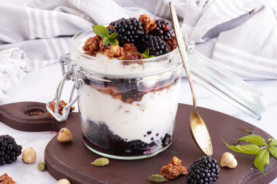 How to serve Granola Pots with Blackberries