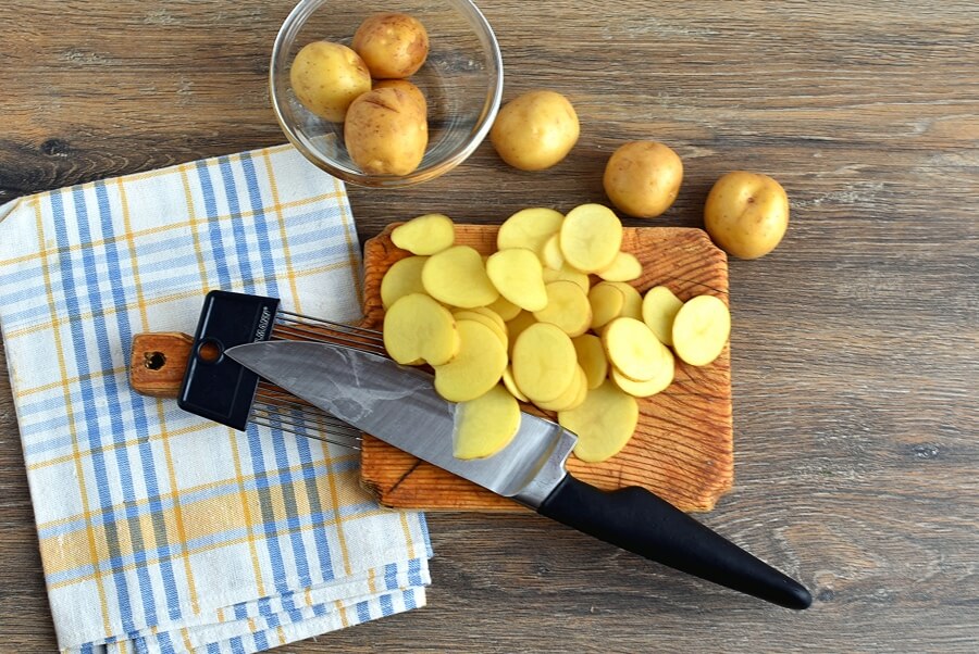 Mediterranean-Style Mustard Potato Salad recipe - step 1