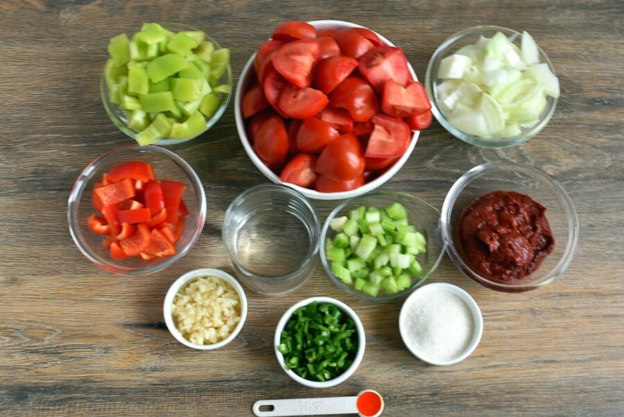 Ingridiens for Mild Tomato Salsa