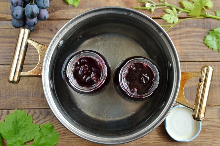 Old Fashioned Grape Jam recipe - step 5
