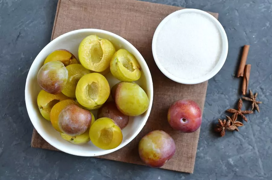 Ingredients for Plum Compote
