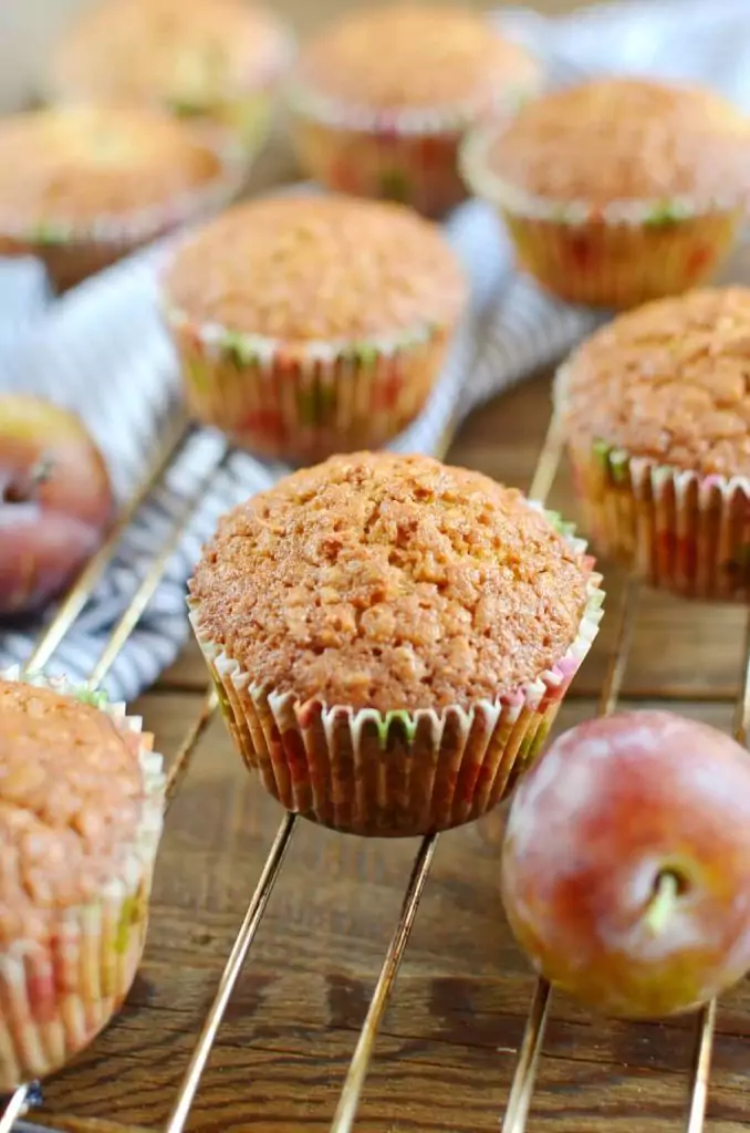 Muffins with Plums and Rolled Oats