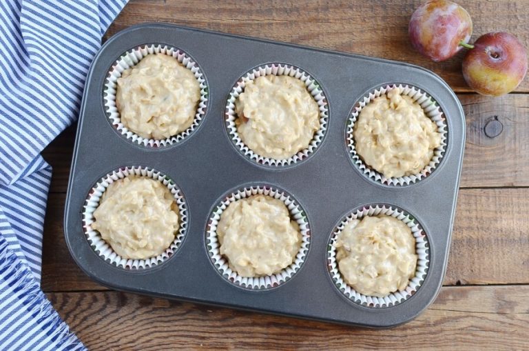 Plum Oat Muffins Recipe Cook.me Recipes