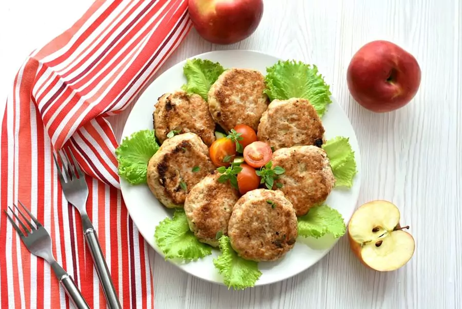Low Carb Savory Apple-Chicken Sausages