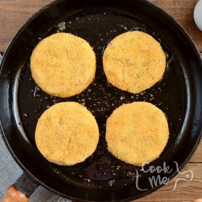 Simply Smashed Potato Cakes recipe - step 7
