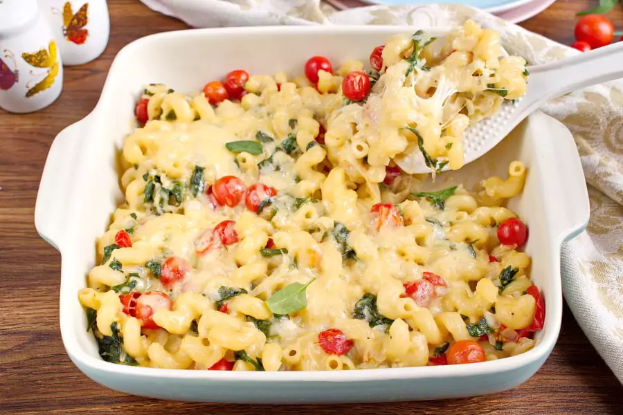 Spinach-Tomato Macaroni & Cheese