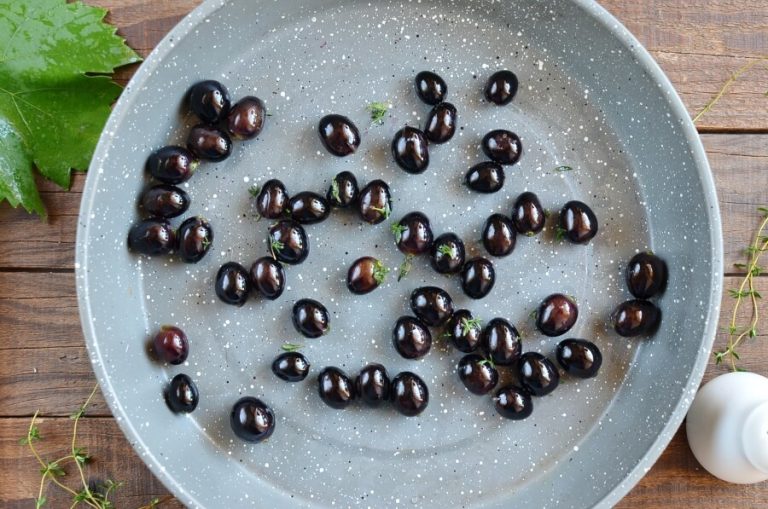 Step 2 - Thyme-Roasted Grapes with Ricotta and Grilled Bread