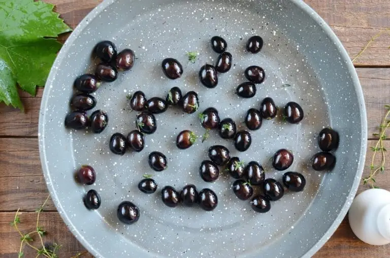 Step 2 - Thyme-Roasted Grapes with Ricotta and Grilled Bread