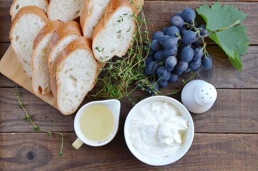 Ingredients for Thyme-Roasted Grapes with Ricotta and Grilled Bread