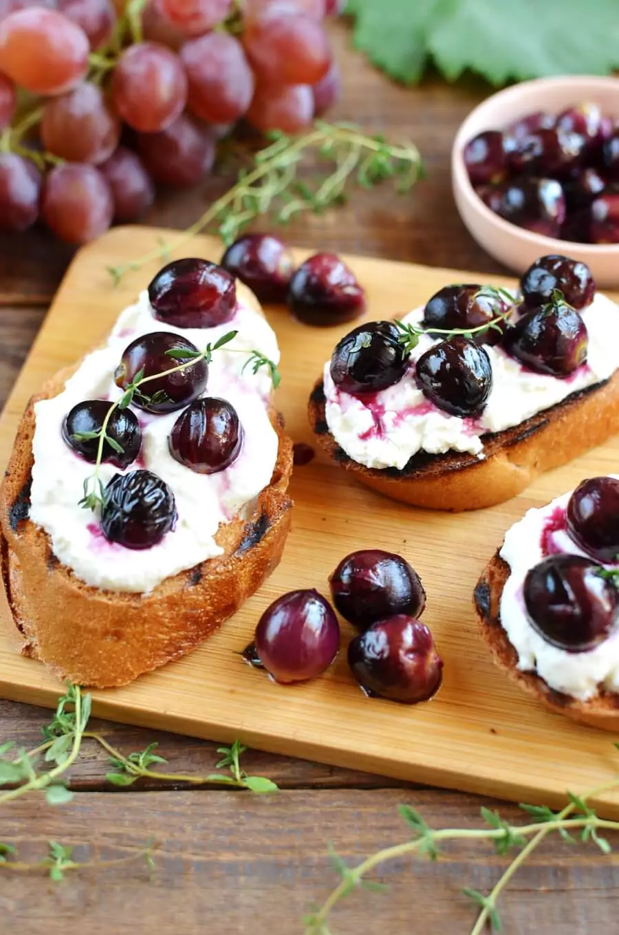 Thyme-Roasted Grapes with Ricotta and Grilled Bread