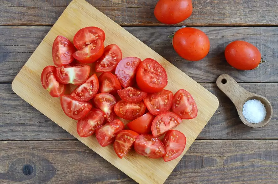 Ingredients for Tomato Purée