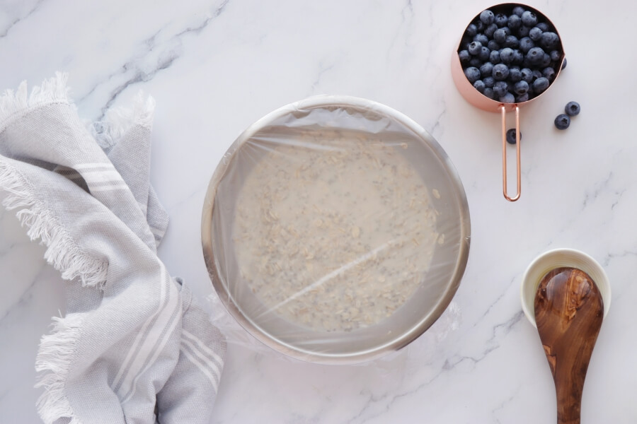 5 Ingredient Blueberry Chia Overnight Oats recipe - step 2