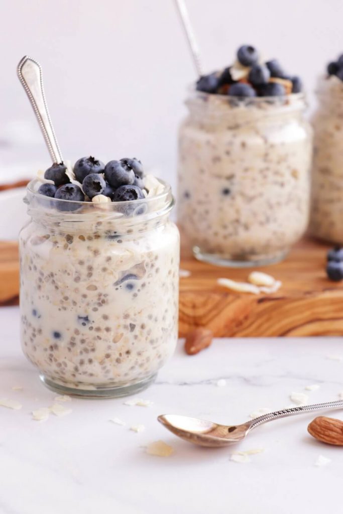 5 Ingredient Blueberry Chia Overnight Oats