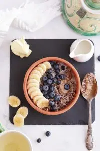 5 Ingredient Superfood Quinoa Breakfast Bowl