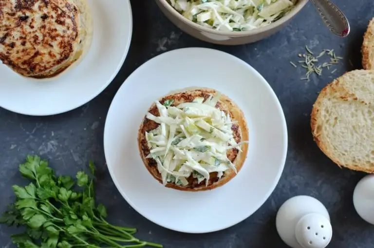 How to serve Apple Chicken Burgers and Slaw