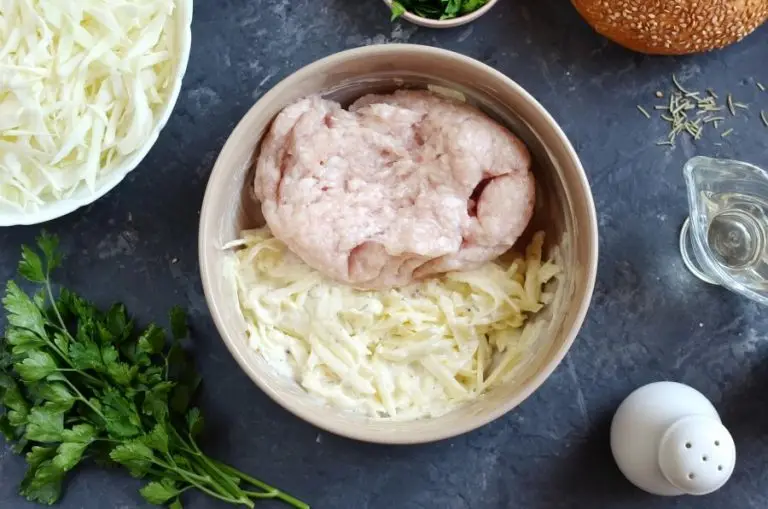 Apple Chicken Burgers and Slaw recipe - step 3
