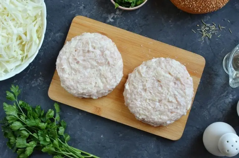 Apple Chicken Burgers and Slaw recipe - step 4