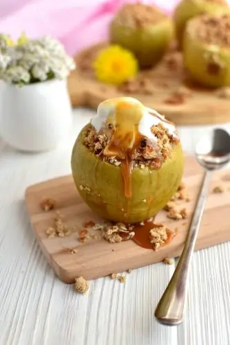 Apple Crisp Stuffed Baked Apples