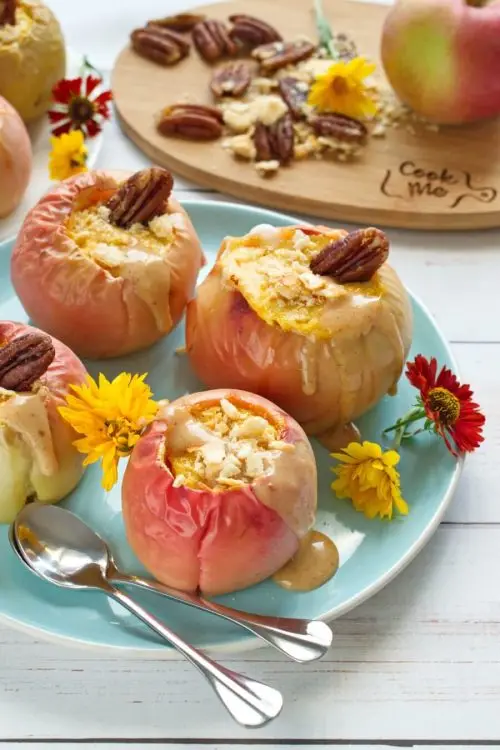 Cheesecake Stuffed Baked Apples