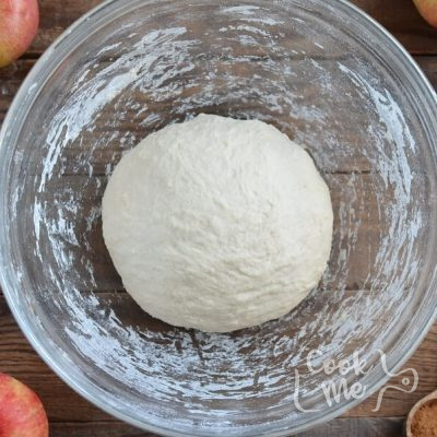 Cinnamon Roll Stuffed Baked Apples recipe - step 2