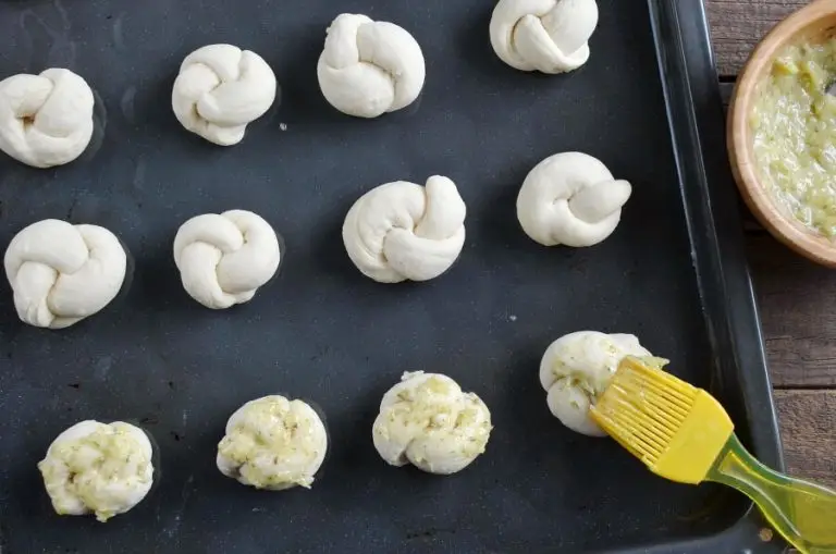 Step 4 - Easy Garlic Parmesan Knots
