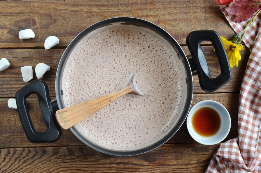 Fluffy Hot Chocolate recipe - step 2