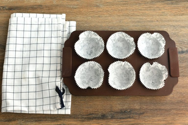 Step 1 - Fresh Apple-Pear Cupcakes