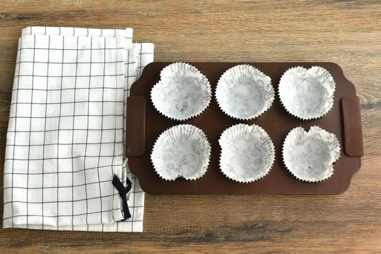 Step 1 - Fresh Apple-Pear Cupcakes