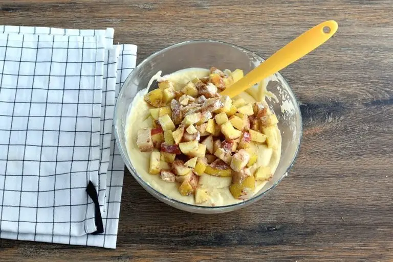 Step 8 - Fresh Apple-Pear Cupcakes