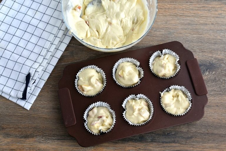 Step 9 - Fresh Apple-Pear Cupcakes