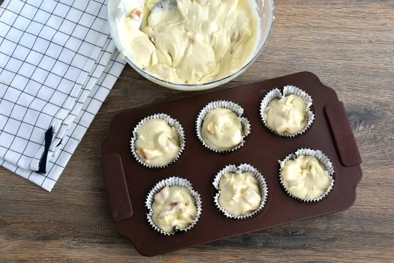 Step 9 - Fresh Apple-Pear Cupcakes
