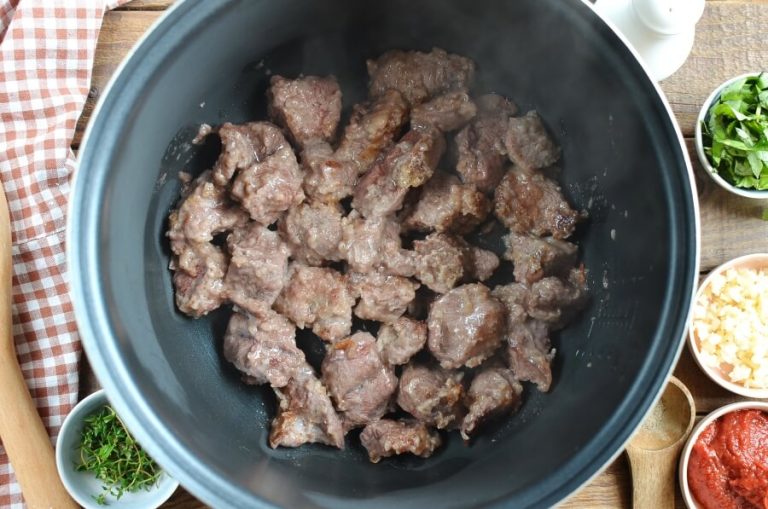 Step 1 - Garlic Lover’s Beef Stew
