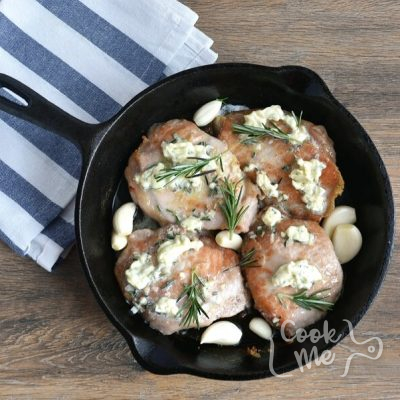 Garlic and Rosemary Pork Chops recipe - step 5