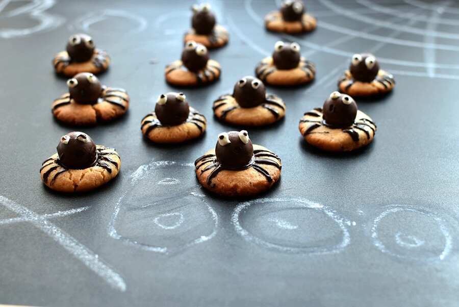 Peanut Butter Spider Cookies