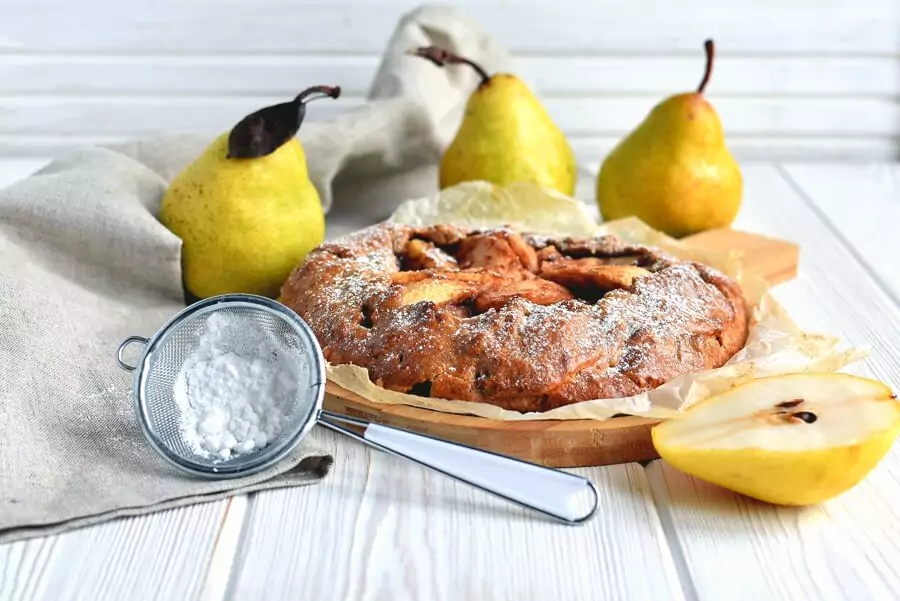 Rustic Pear Pie