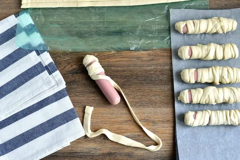 Step 4 - Sausage mummy dippers