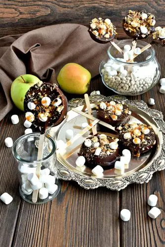 S’mores Apples Pops