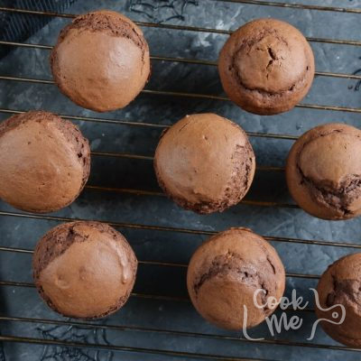 Spider Web Chocolate Fudge Muffins recipe - step 7