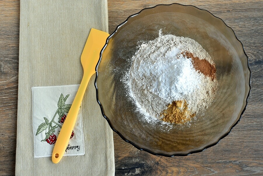 Super Moist Gingerbread Cake recipe - step 3
