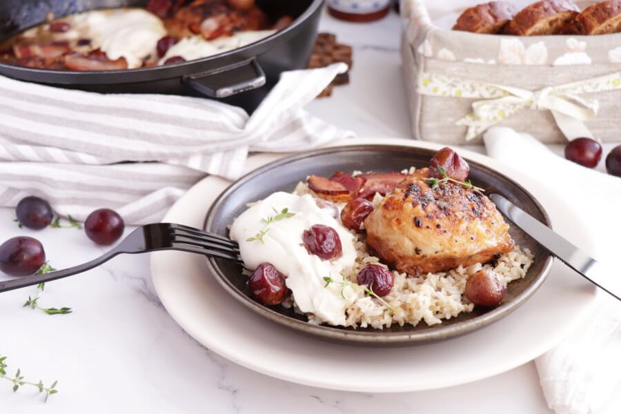 Thyme Roasted Chicken with Grapes and Burrata Recipe-How to Make Thyme Roasted Chicken with Grapes and Burrata-Delicious Thyme Roasted Chicken with Grapes and Burrata