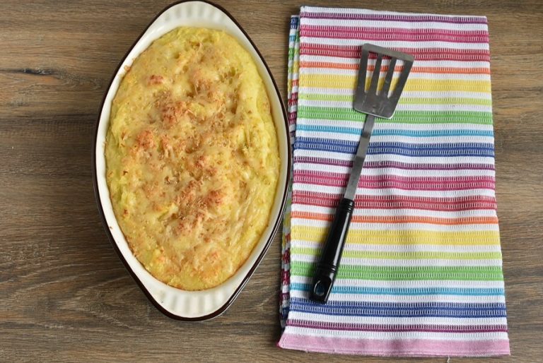 Baked Mashed Potatoes with Parmesan Cheese and Bread Crumbs Recipe