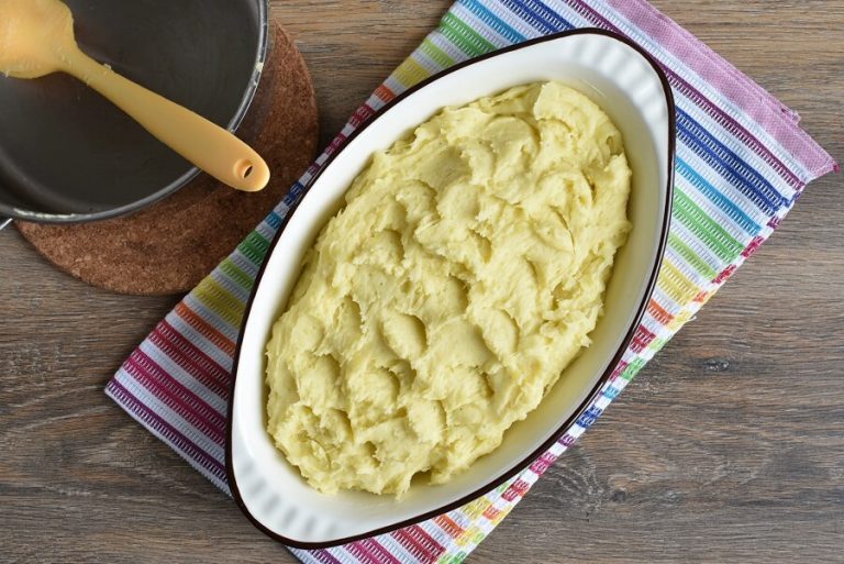 Baked Mashed Potatoes with Parmesan Cheese and Bread Crumbs Recipe