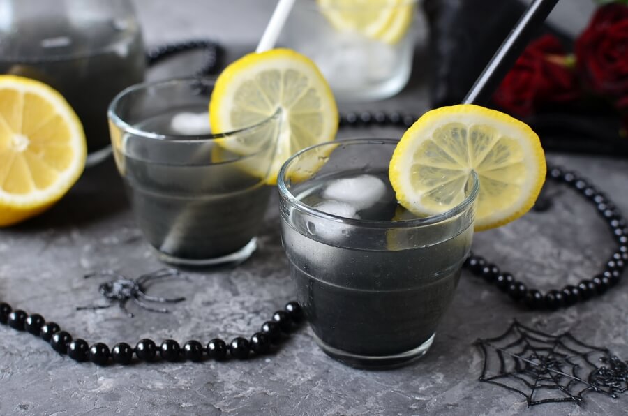 How to serve Black Lemonade