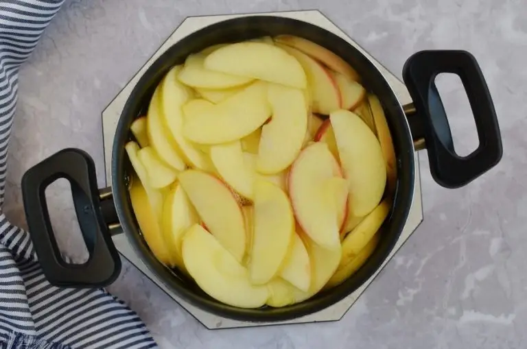 Step 6 - Cinnamon Glaze Apple Cake