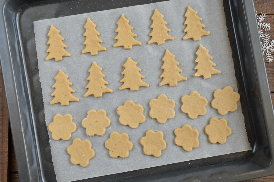 Chai Tree and Snowflake Cookies recipe - step 6