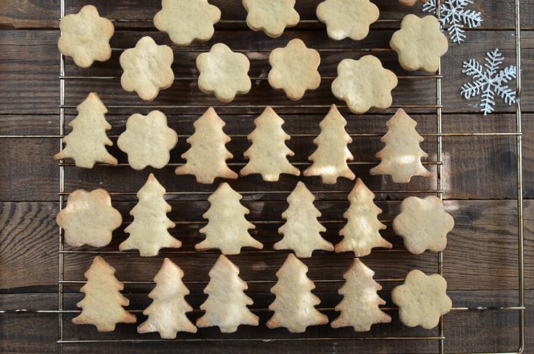 Step 8 - Chai Tree and Snowflake Cookies