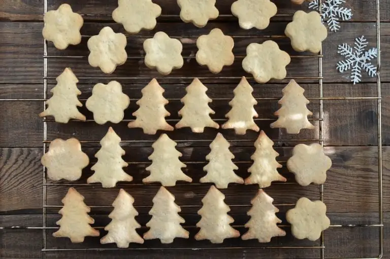 Step 8 - Chai Tree and Snowflake Cookies